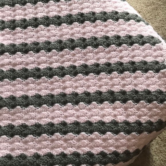 Handmade Crotchet Baby Blanket - Picture 5 of 5